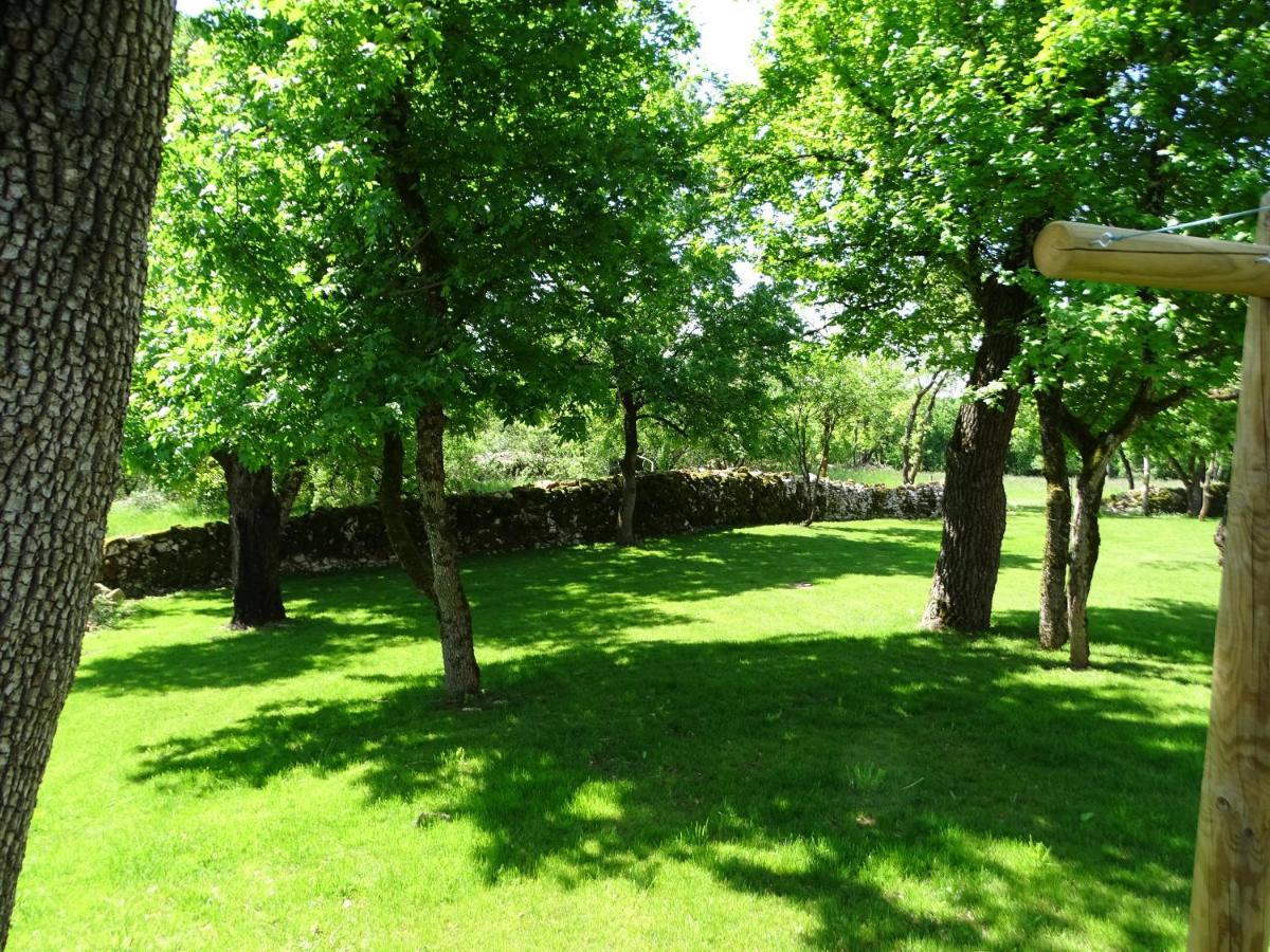 Les Enclos Secrets Livernon Exterior foto