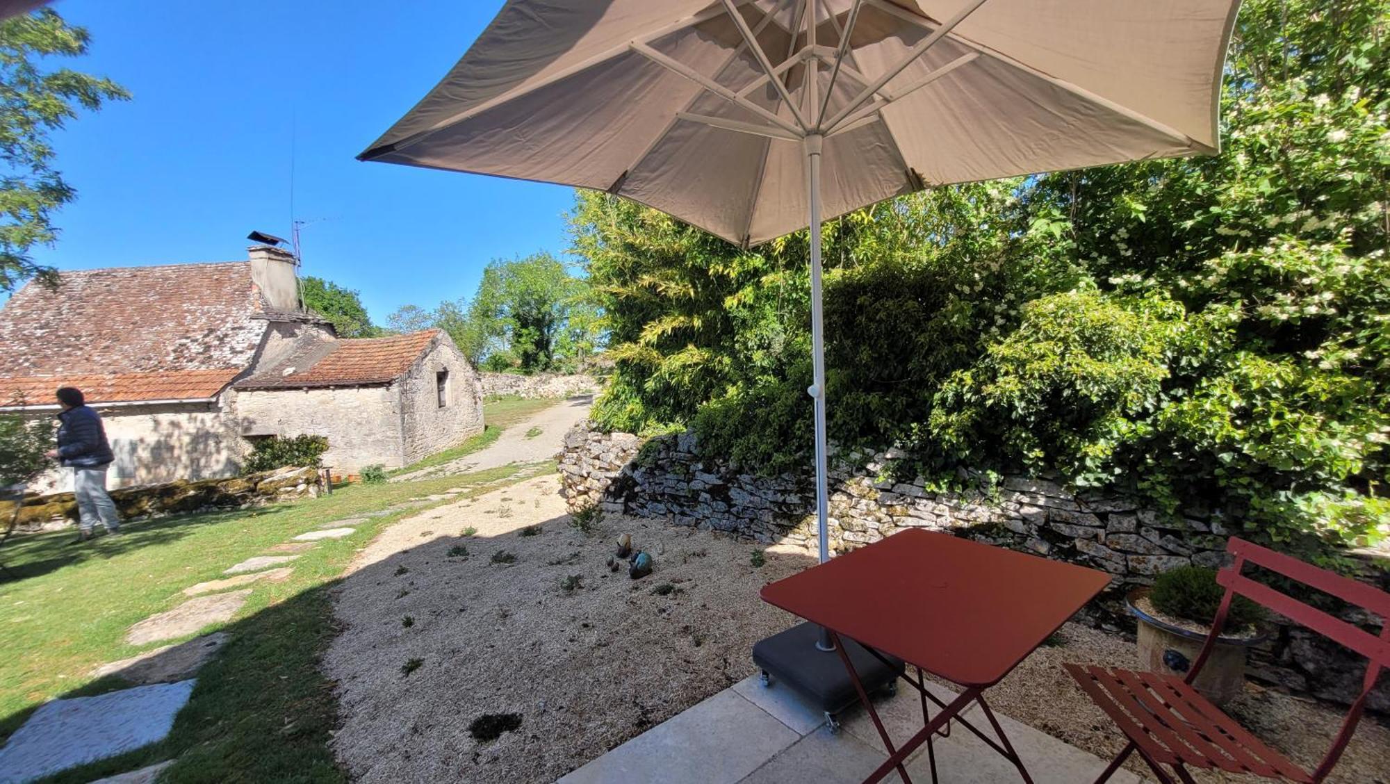 Les Enclos Secrets Livernon Exterior foto